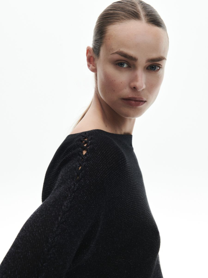 סריג לנשים עם אלמנט מטאלי