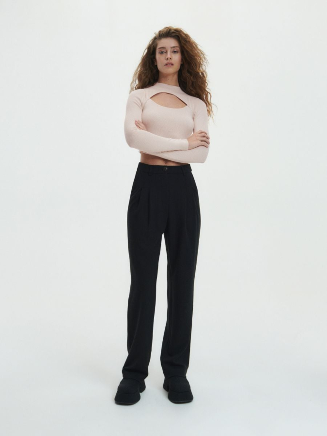 חולצת קרופ ויסקוזה עם מחשוף