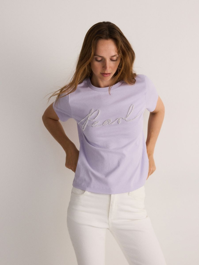 חולצת טי עם רקמה