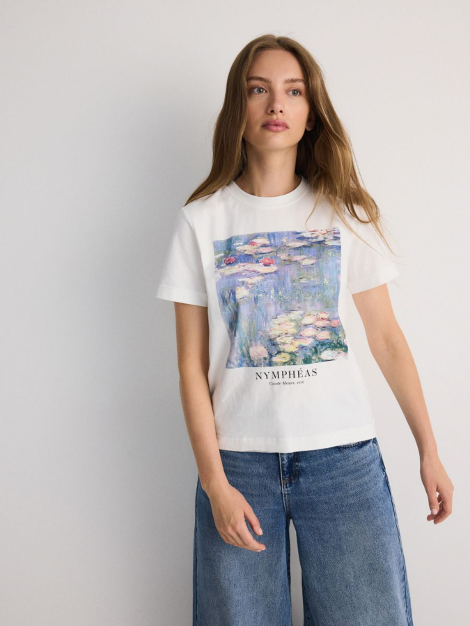 טי קצרה עם דפוס