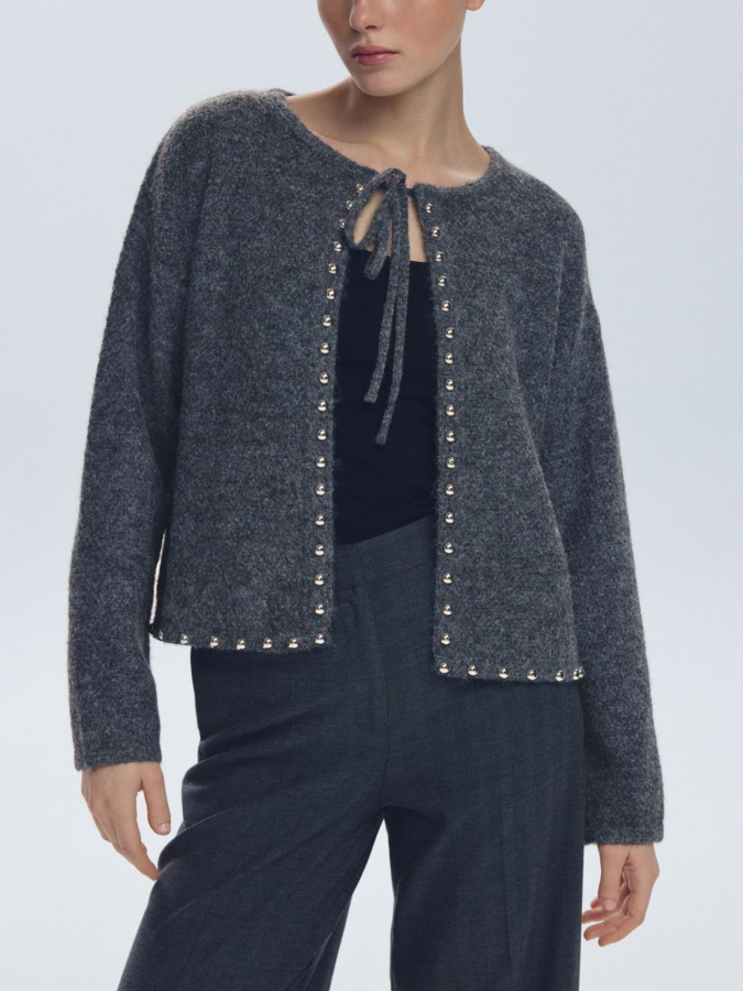 קרדיגן קצוות דקורטיביים עם סגירת קשירה