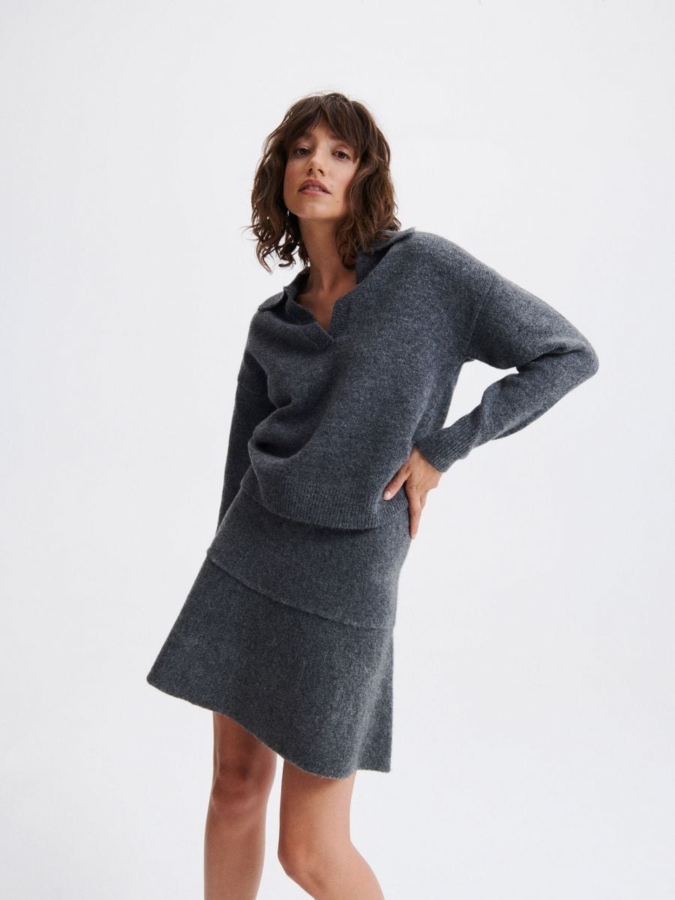 חצאית מיני בשילוב צמר