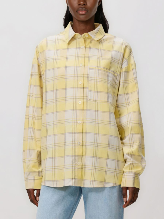 חולצה משובצת