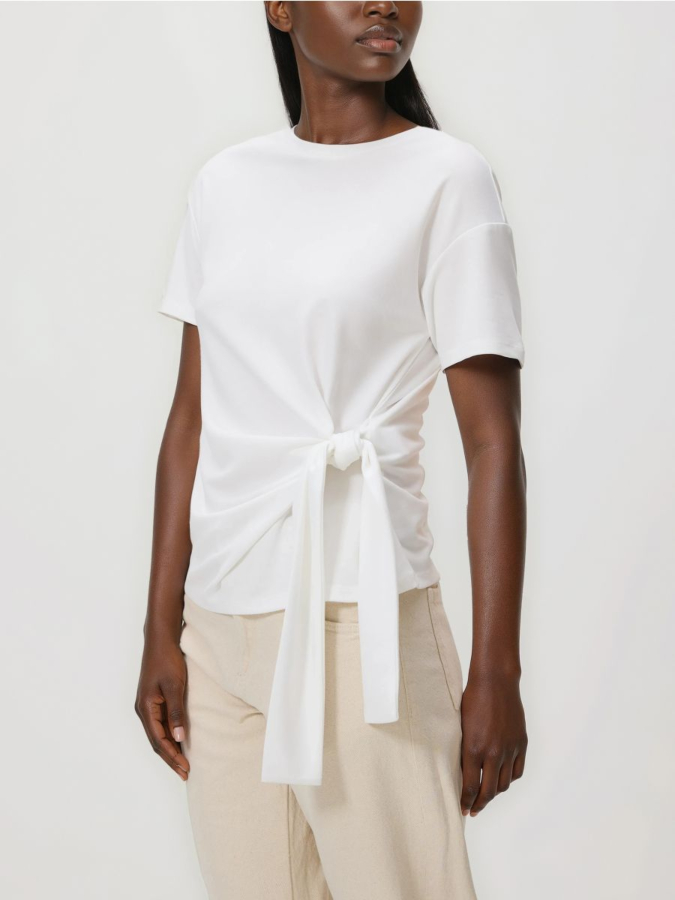 טי שירט עם קשירה