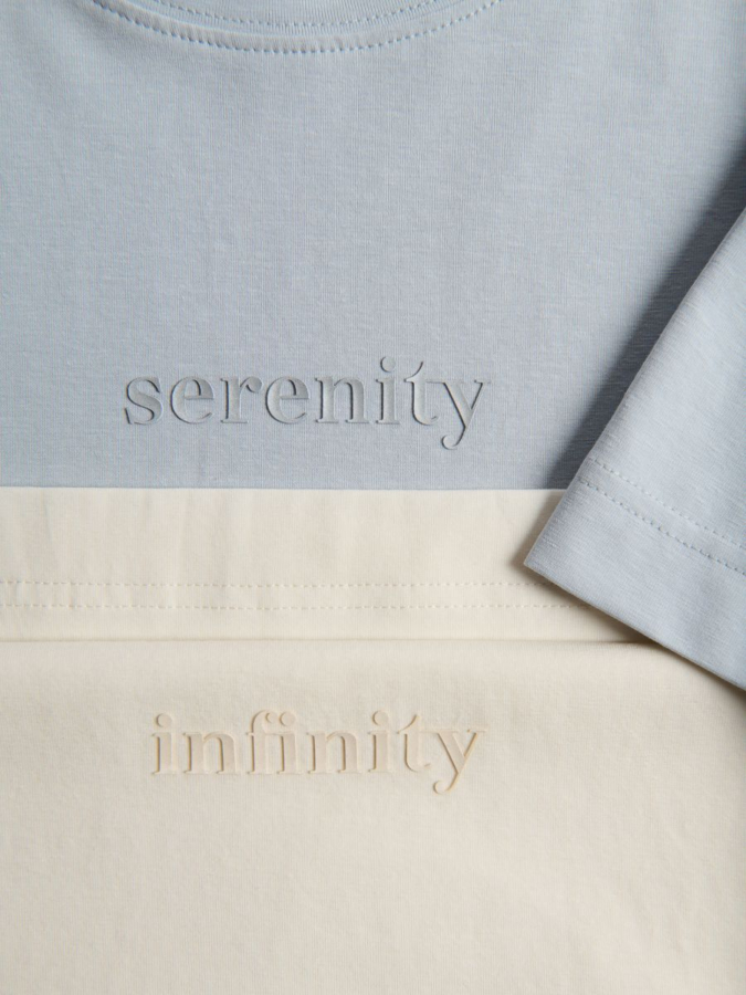 טי שירט עם הדפס