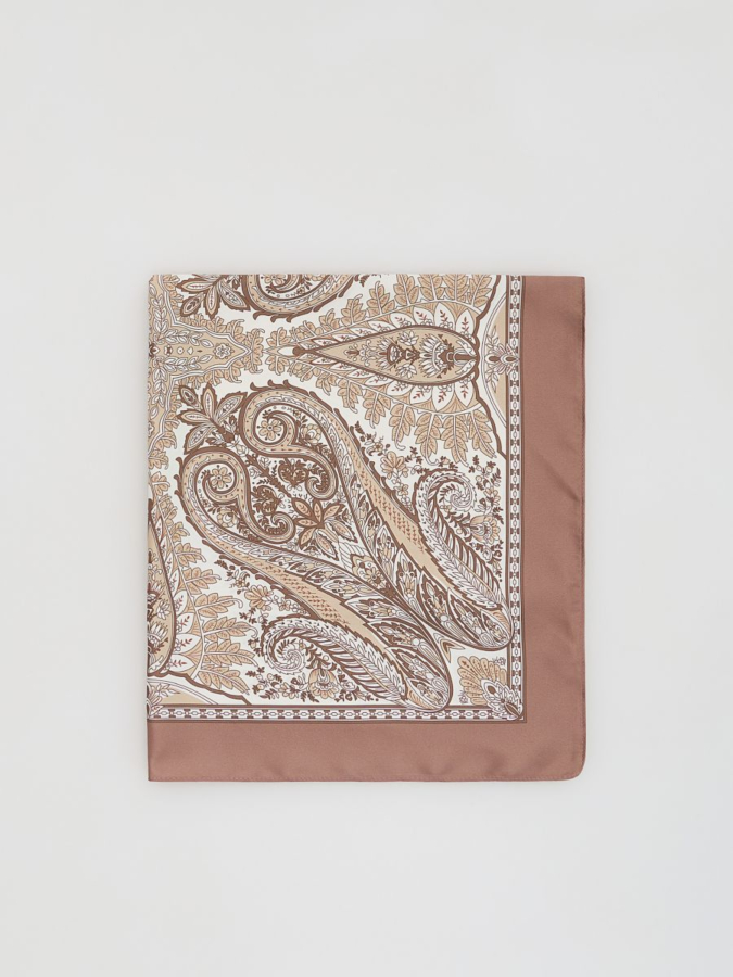 צעיף עם דוגמה