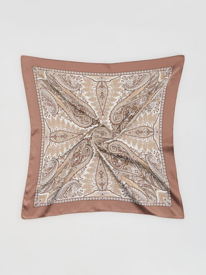 צעיף עם דוגמה