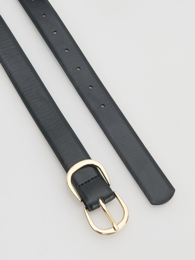 חגורה עם אבזם