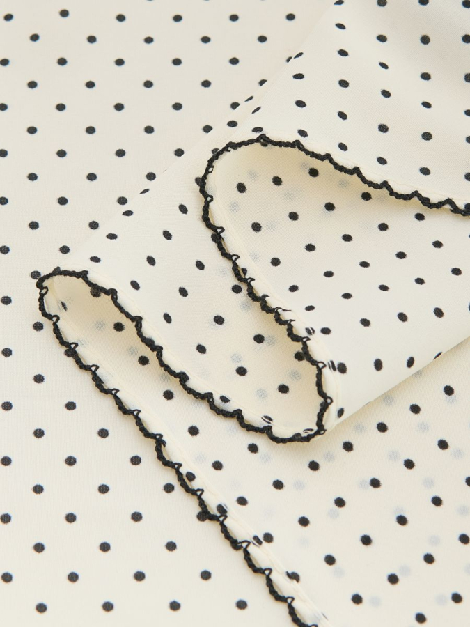 צעיף משולש נקודות