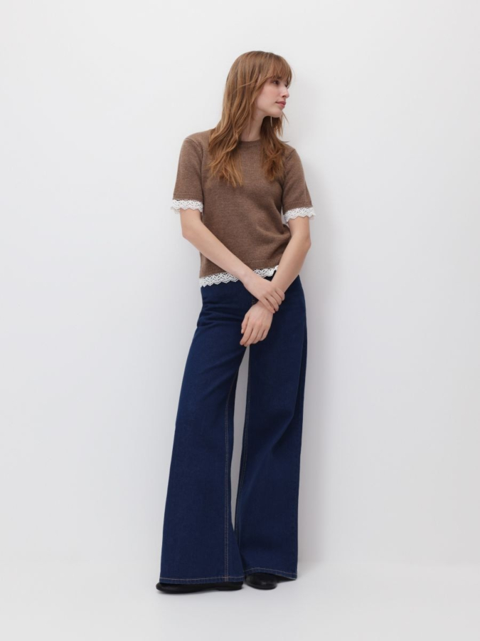 סריג שרוולים קצרים עם תחרה