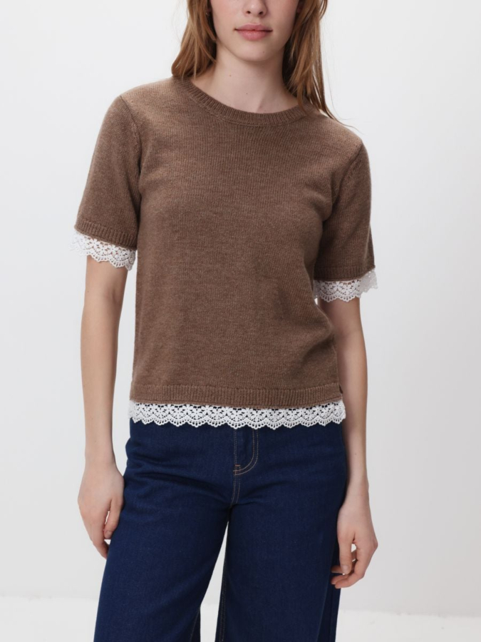 סריג שרוולים קצרים עם תחרה