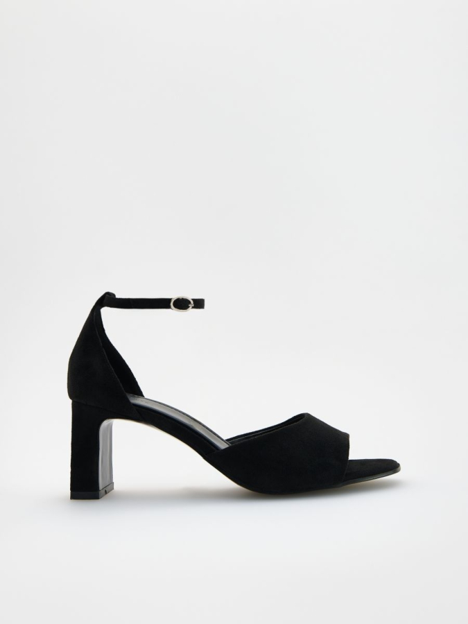 סנדלי עקב בלוק