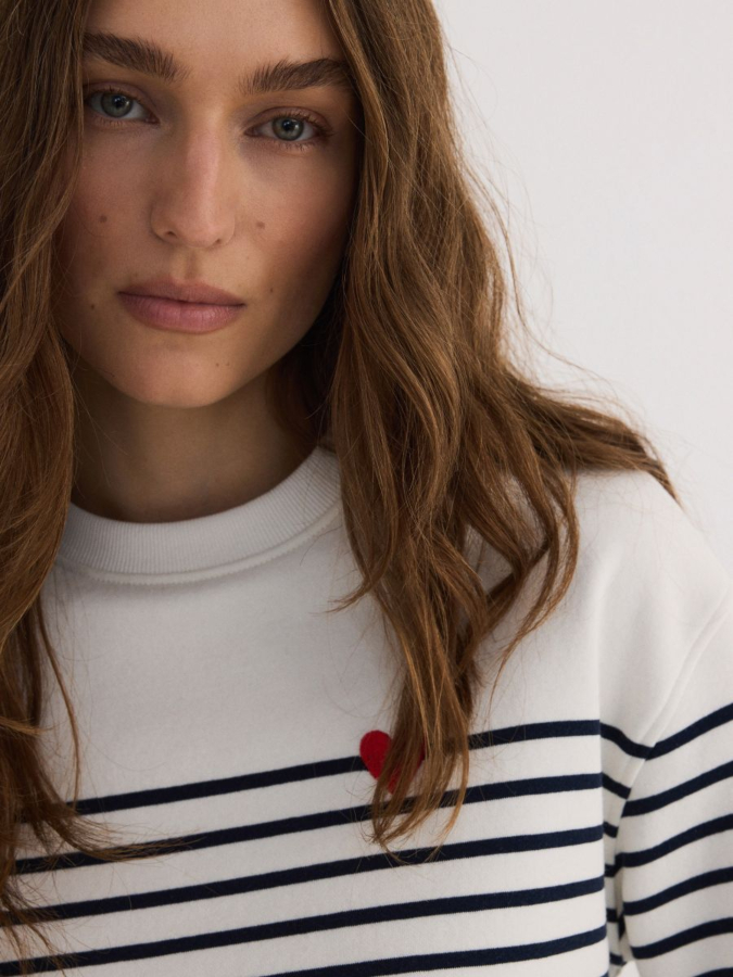 סווטשירט כותנה עם רקמה