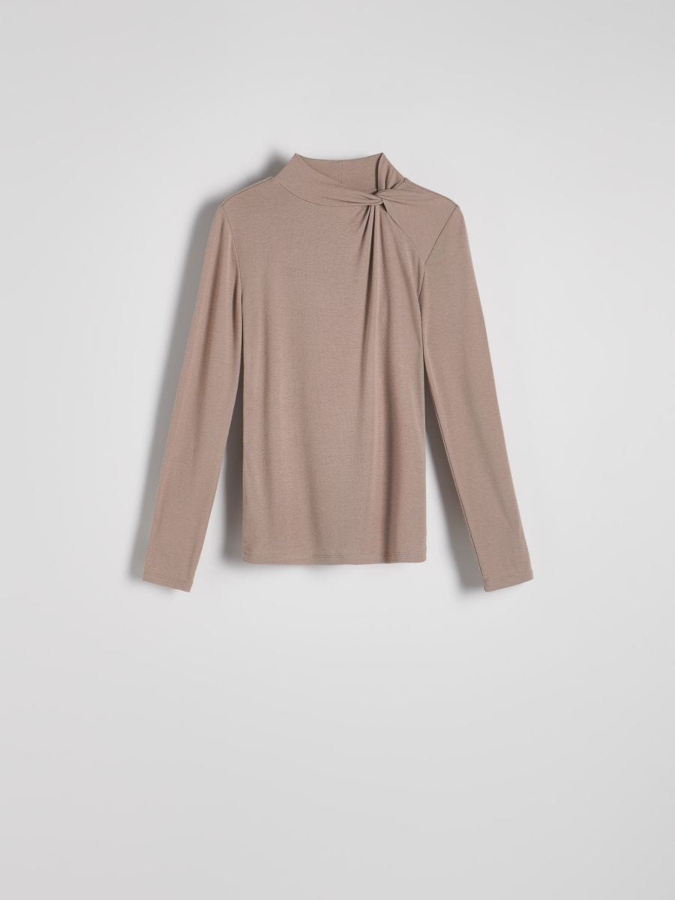 חולצה מכווצת