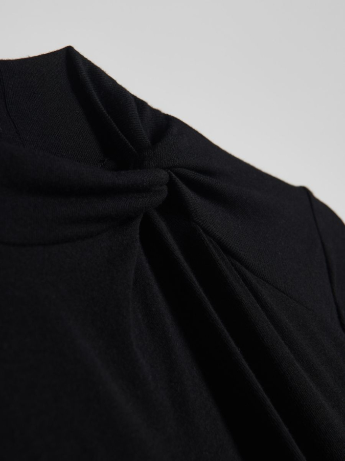 חולצה מכווצת