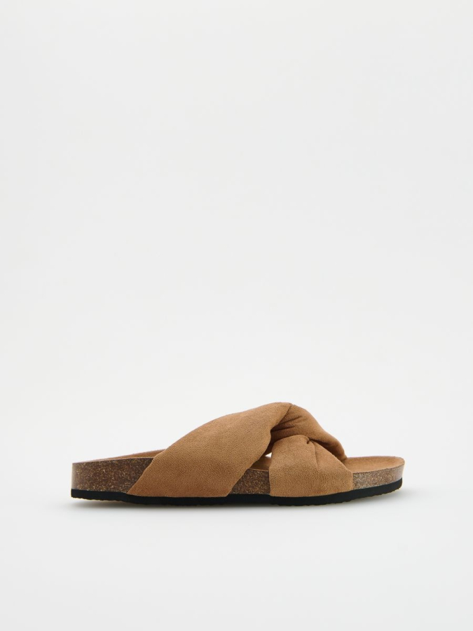 סנדלים עם פפיון