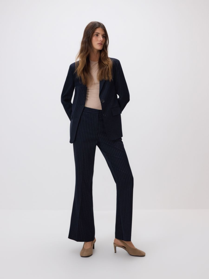 מכנסי פסים בגזרה מתרחבת