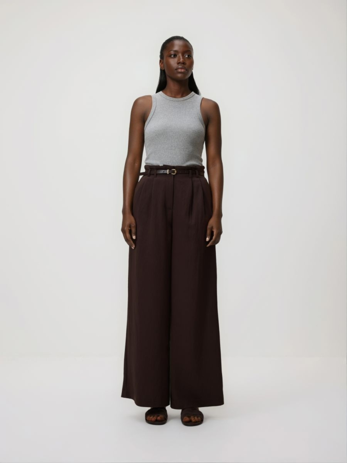 מכנסיים עם חגורה