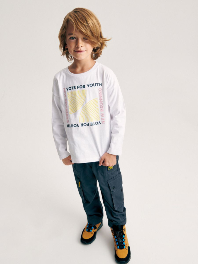 חולצה ארוכה עם כיתובים