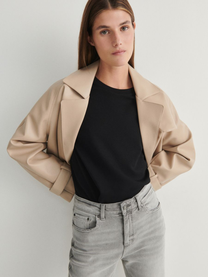 ג'ינס בגזרה ישרה