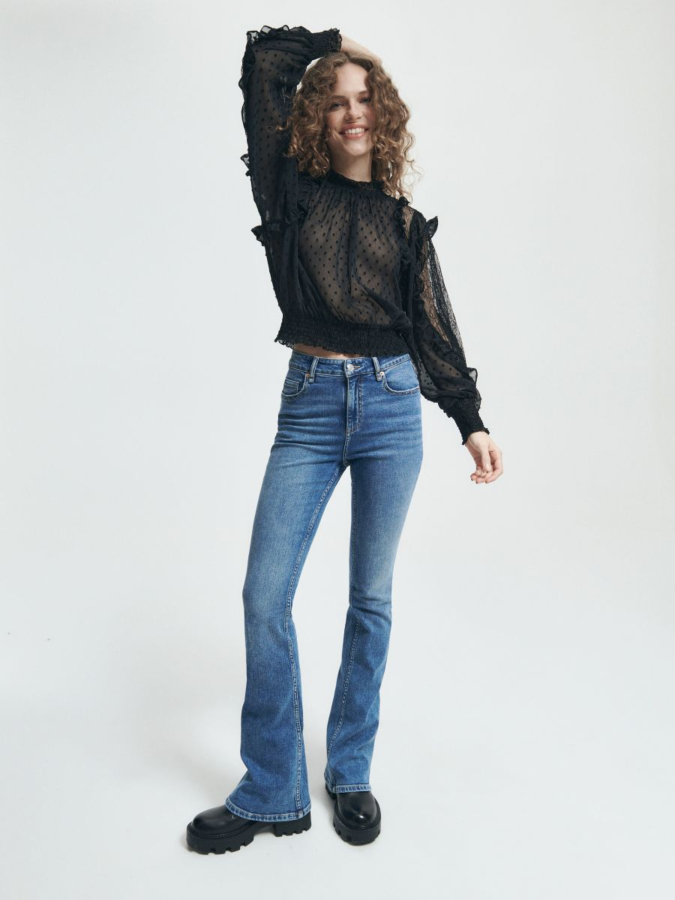 חולצה עם וולנים