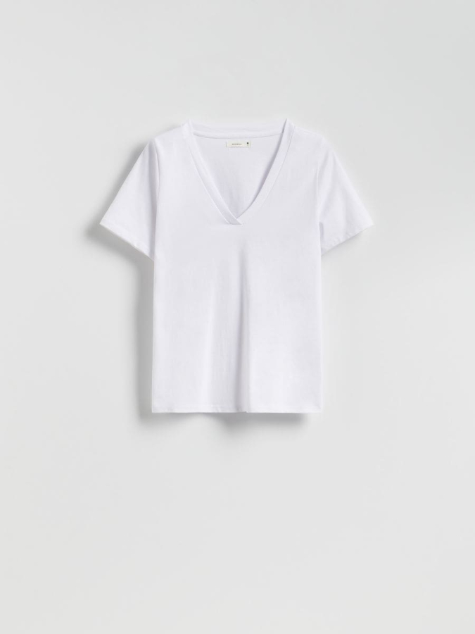 טי-שירט צווארון V