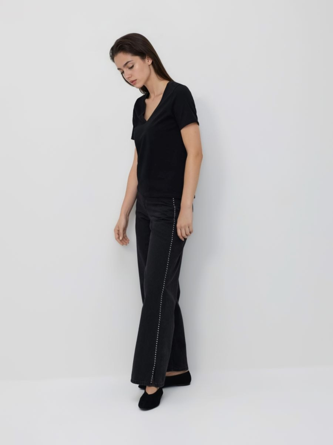 טי-שירט צווארון V