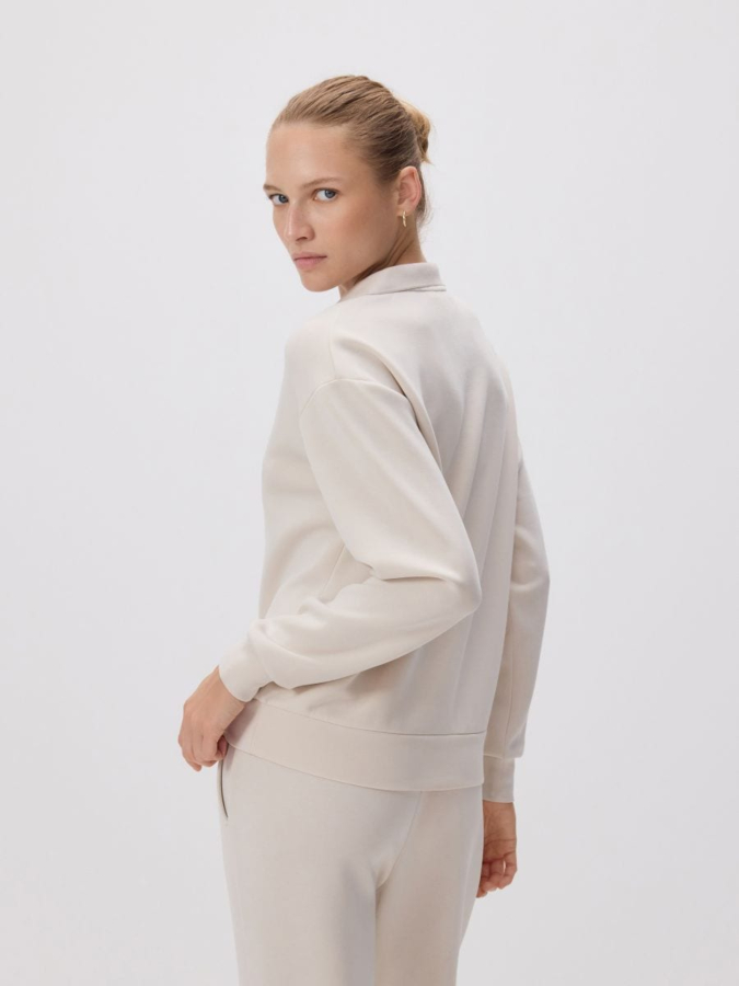 סווטשירט מודל צווארון פולו