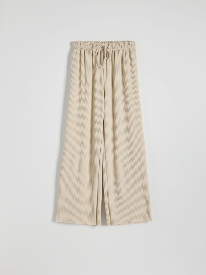 מכנסיים ריב בגזרה רחבה