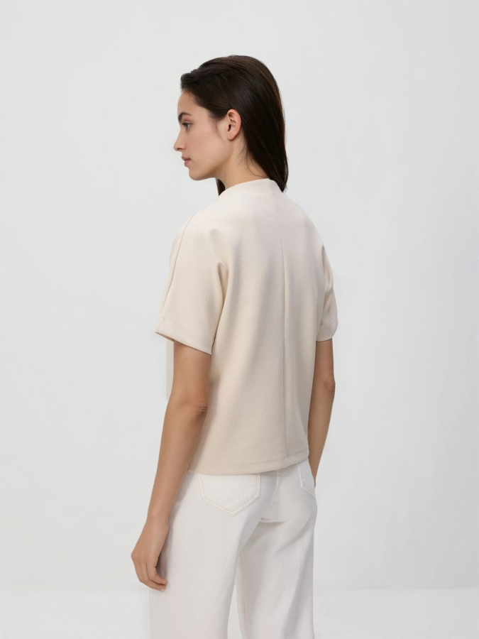 טופ עם צווארון עמוד