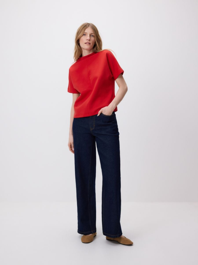 טופ עם צווארון עמוד