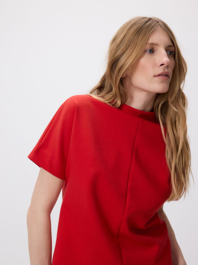 טופ עם צווארון עמוד