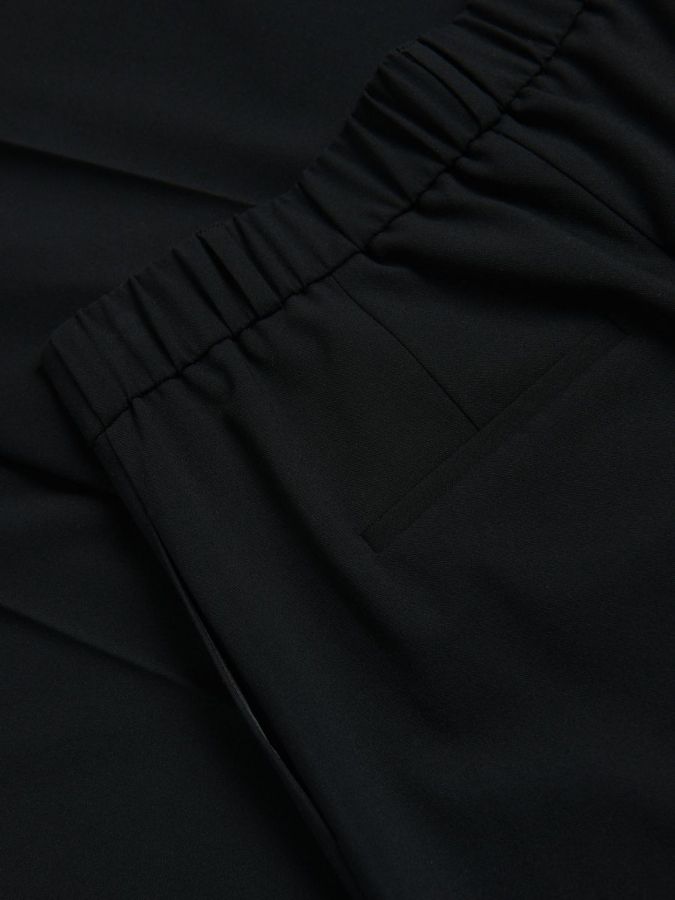 מכנסיים רחבים