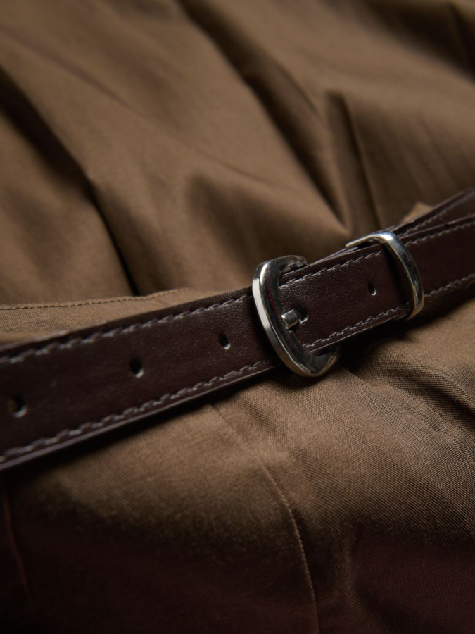 חצאית מידי עם חגורה