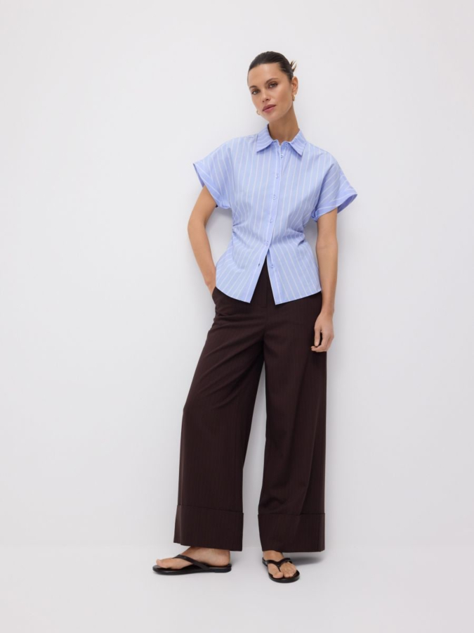 חולצת כותנה מחויטת