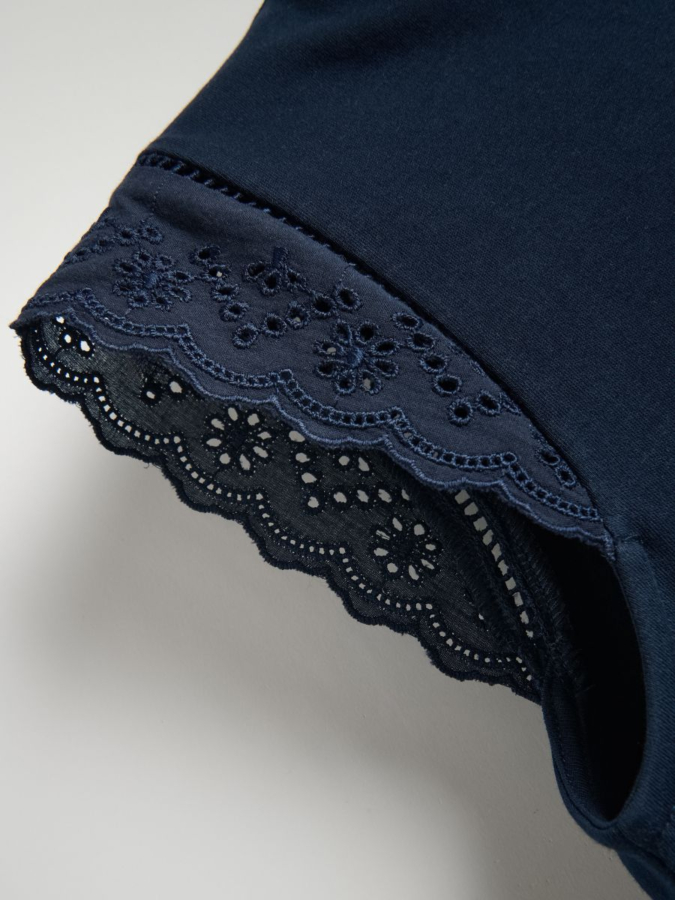 טופ כותנה עם תחרה