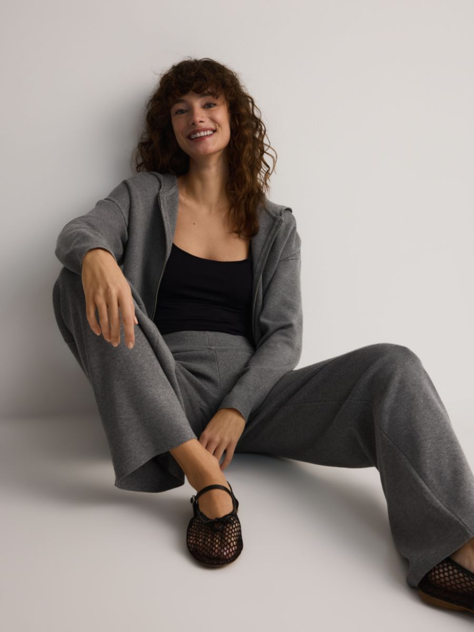 מכנסיים אקטיב בגזרה רחבה