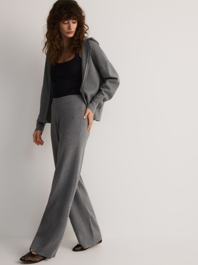 מכנסיים אקטיב בגזרה רחבה