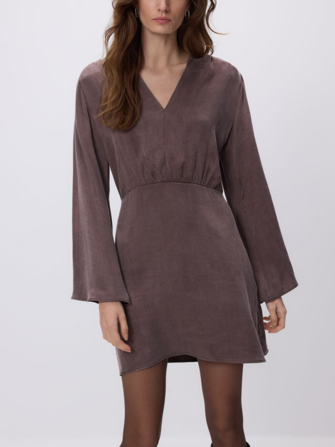 שמלת מיני מתרחבת