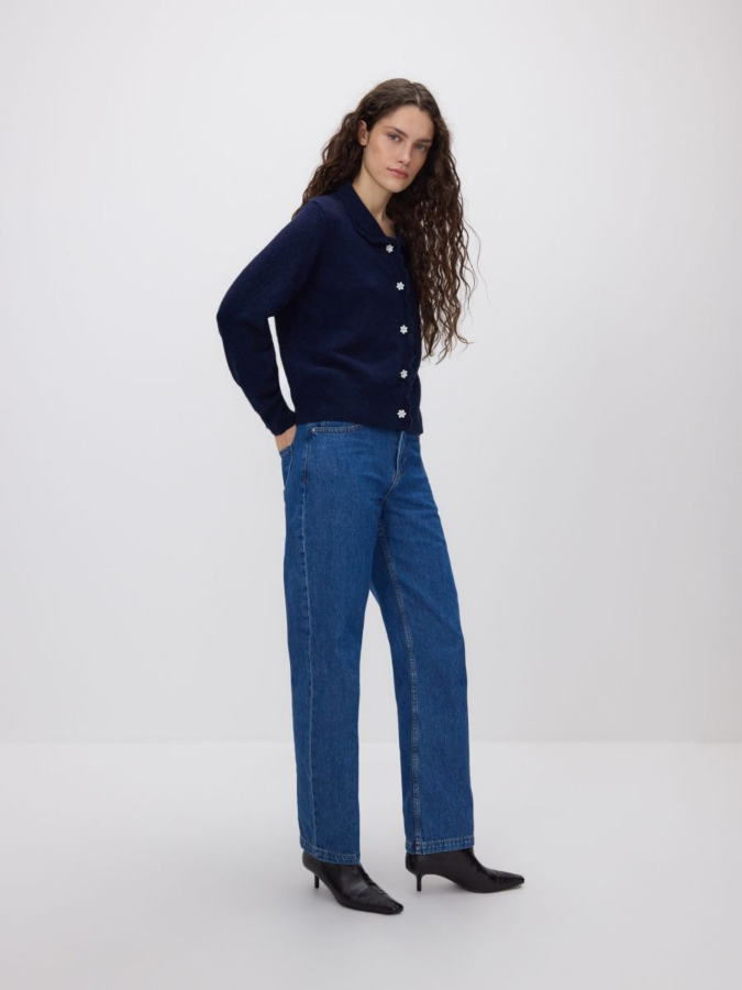 קרדיגן עם כפתורים דקורטיביים