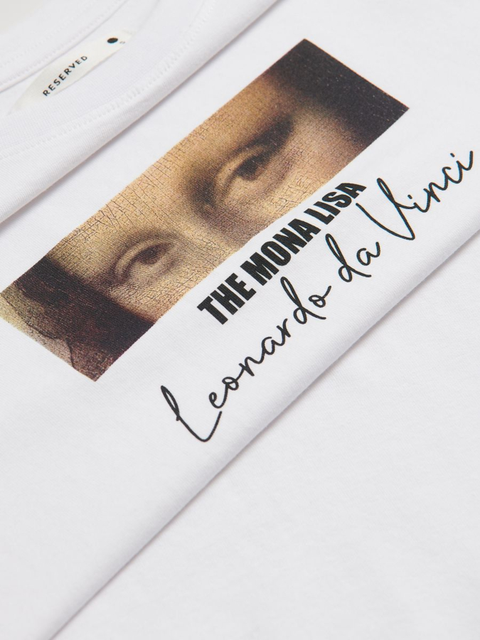 טי שירט עם הדפס