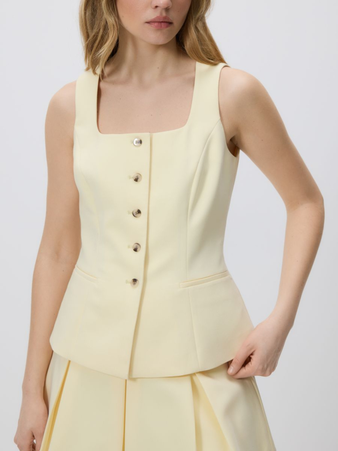 וסט מחשוף מרובע