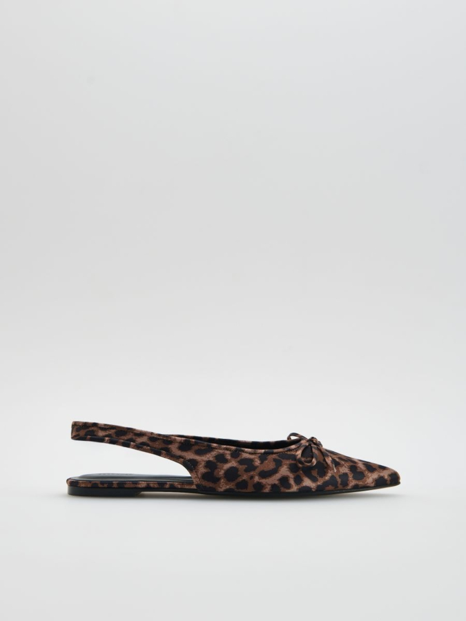 נעלי בובה עם הדפס נמר