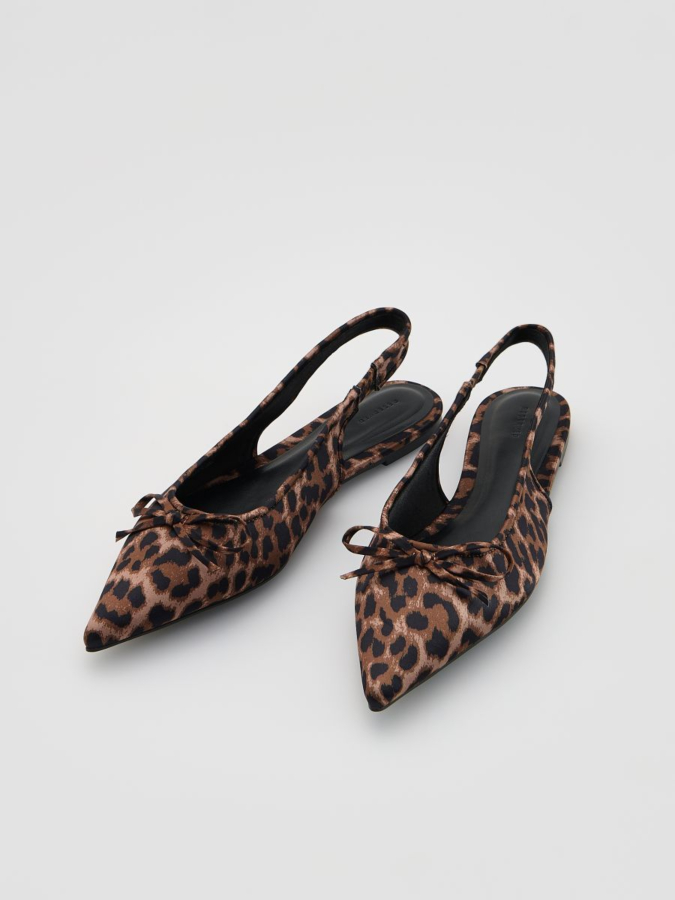 נעלי בובה עם הדפס נמר