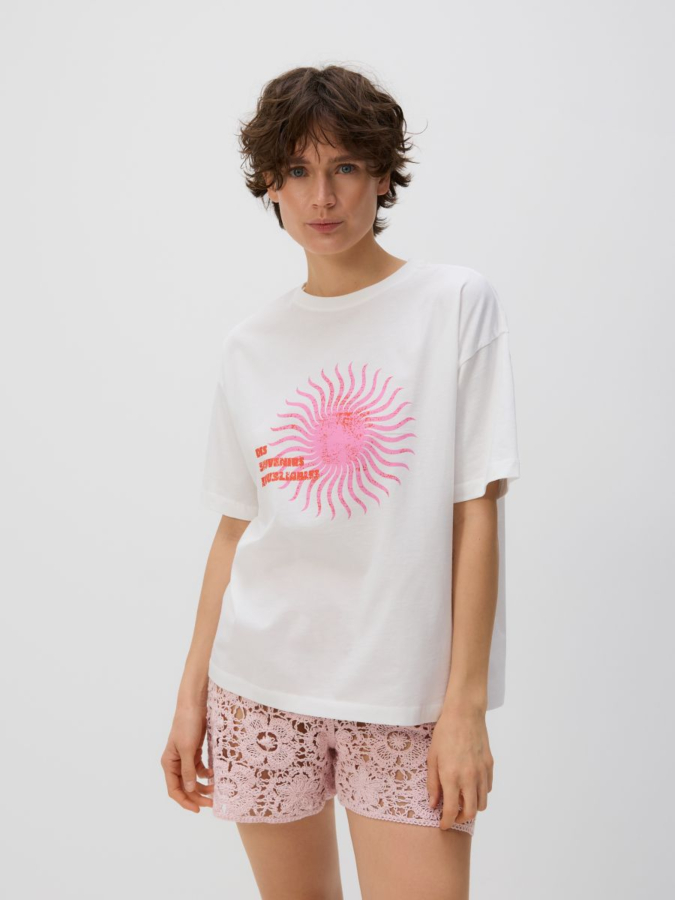 טי שירט עם הדפס