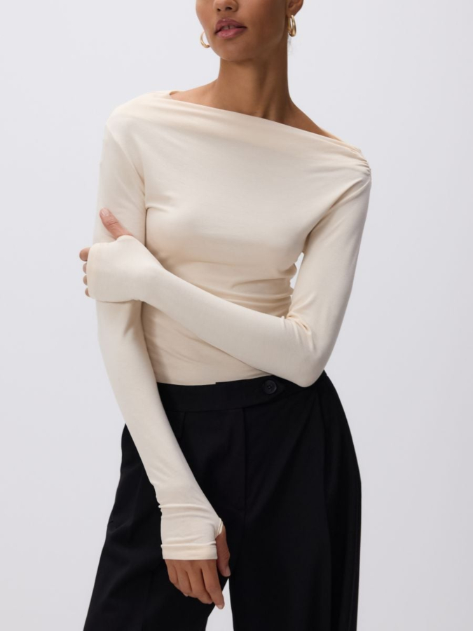 טופ צמוד עם כיווצים