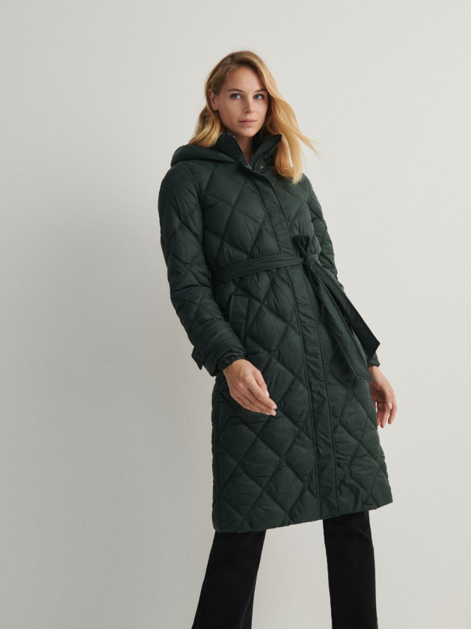 מעיל קווילט ארוך עם חגורת קשירה