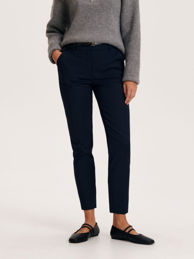 מכנסיים בגזרת סיגר עם חגור