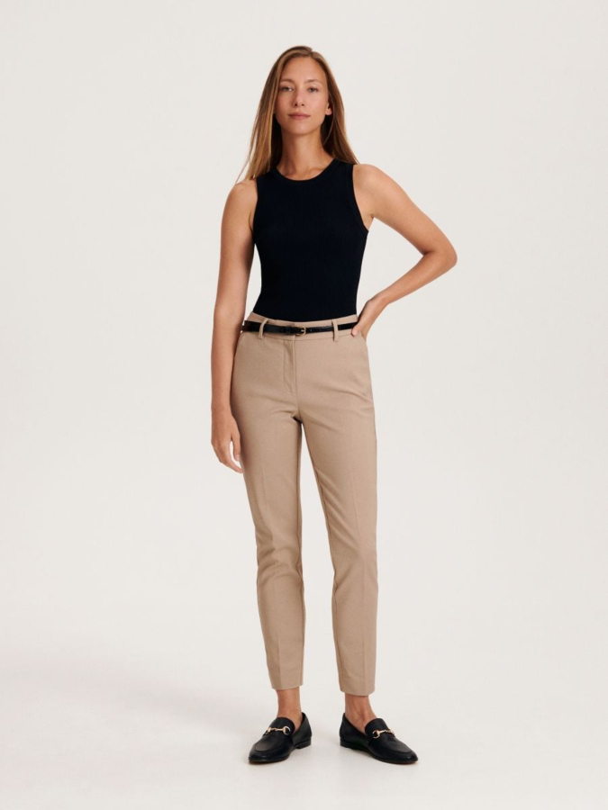 מכנסיים בגזרת סיגר עם חגור