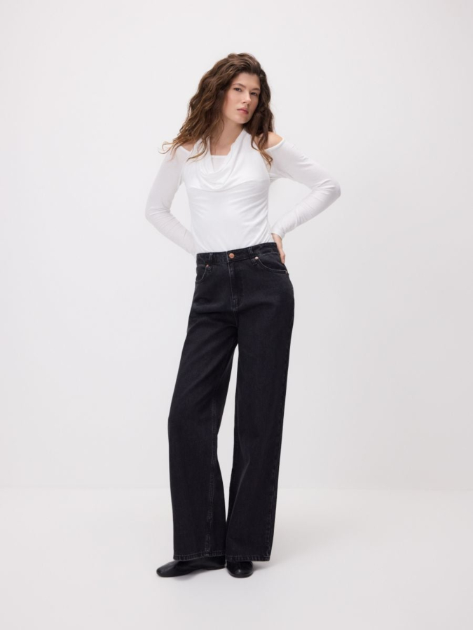 טופ עם צווארון מעוצב